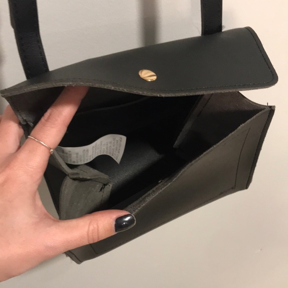 🐝 Vintage Black Triangle Bag - Picture 7 of 8